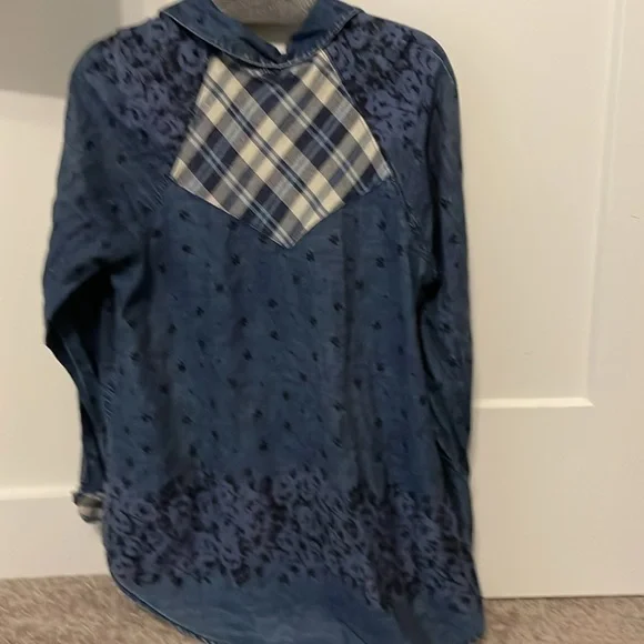 Cute long sleeve shirt by free people - Picture 9 of 9